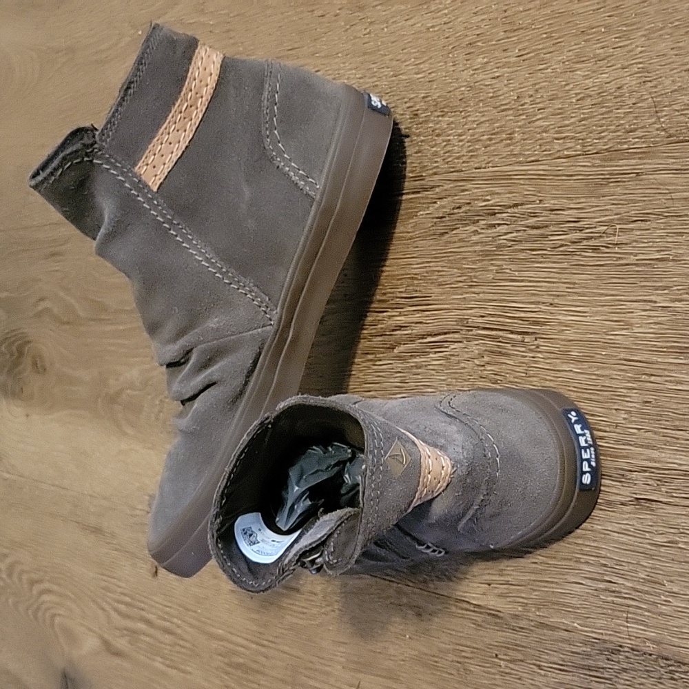 Sperry boots size 6